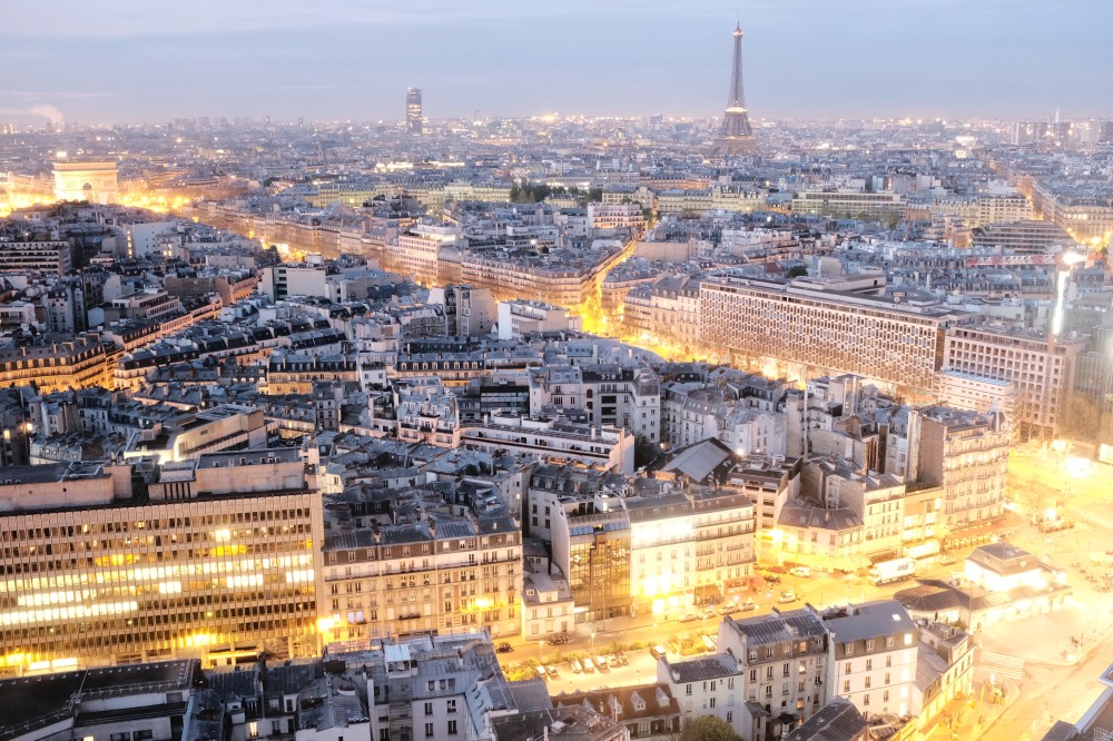 The train to Paris, a family adventure with young children